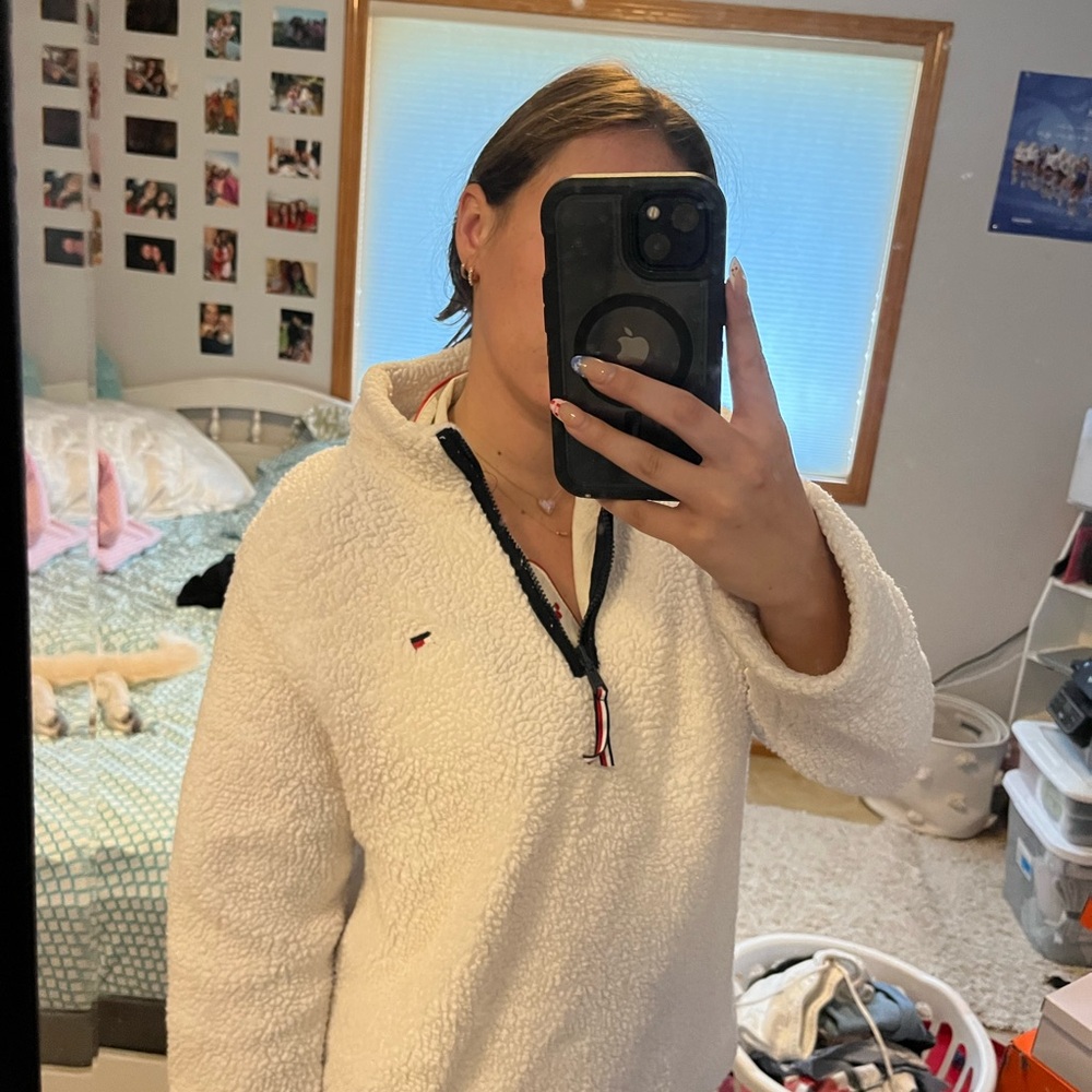 Tommy Hilfiger Women's Cream Fleece Sweater